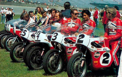 1971 BSA factory team- Jim Rice #2 David Aldana #3 Dick Mann #4 Mike Hailwood #20 Don Emde #25 Harley team behind0000