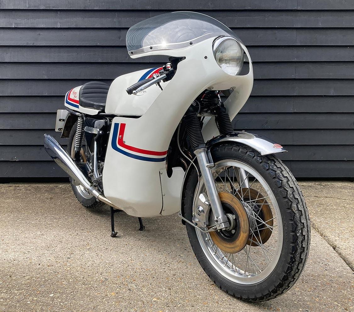 1976-triumph-slippery-sam-2