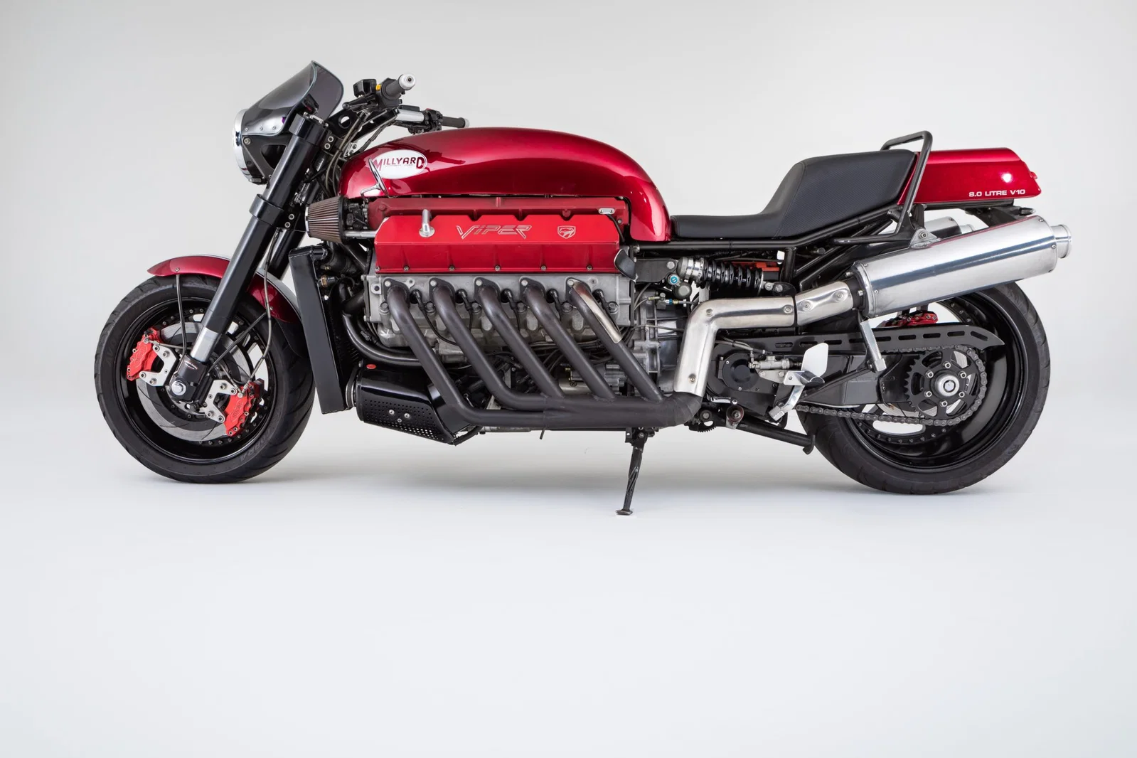 1782374768_230_Allen-Millyard-met-aux-encheres-la-moto-emblematique-Viper-V10